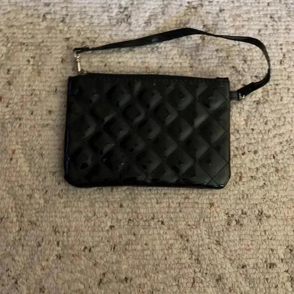 Unbranded Woman’s Wristlet With Patchwork Pattern - Picture 2 of 7